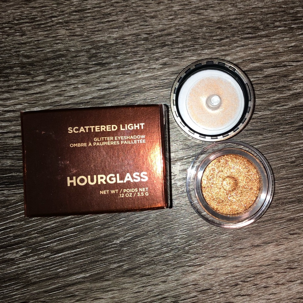 Hourglass Eye Shadow